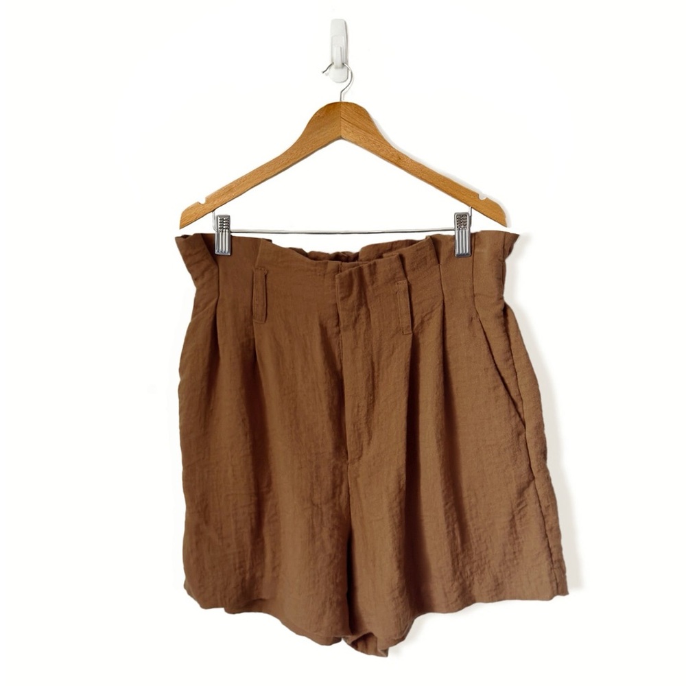 High-Rise Paperbag Shorts (M)